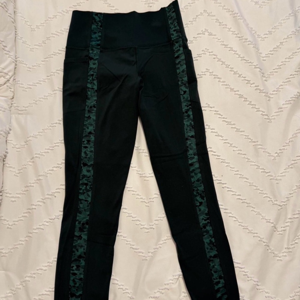 Athleta Kids Leggings with Black and Green Pattern